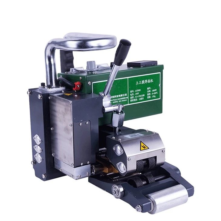 900 geomembrane welder (8)