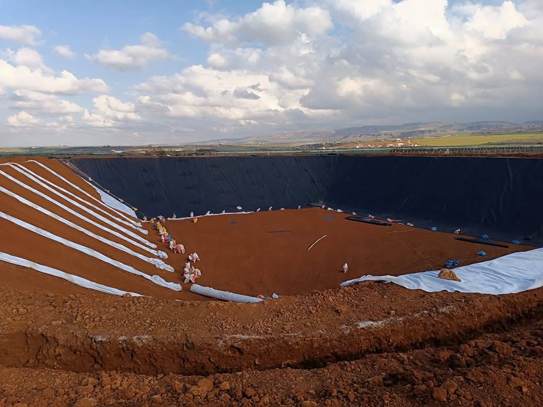 Landfill liners and caps